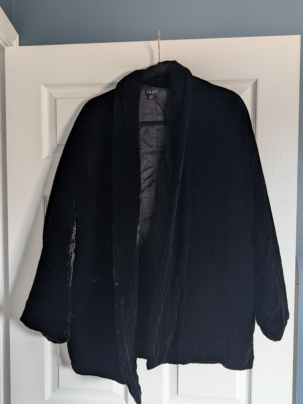 Black Shawl-Collar Velvet Jacket